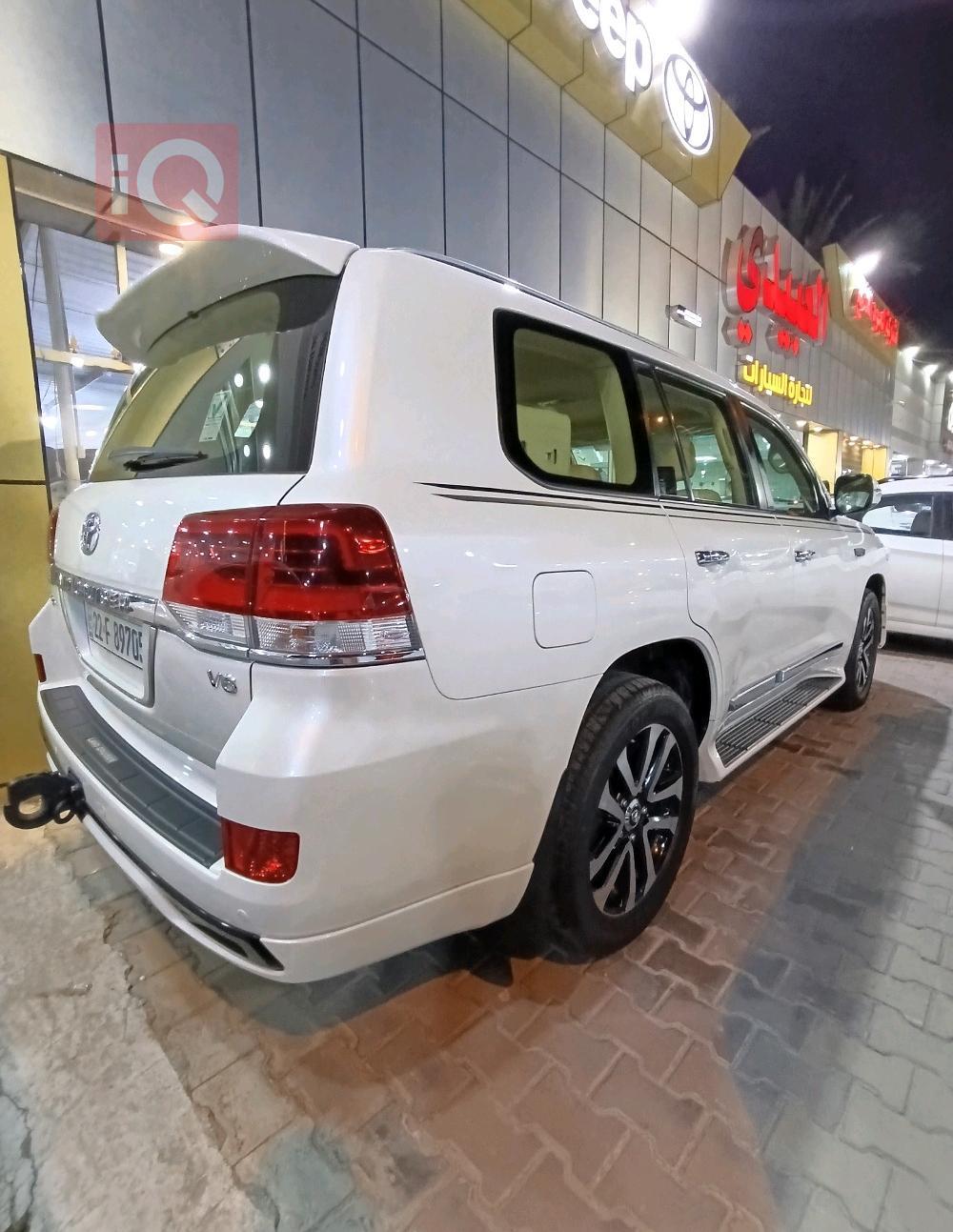 تويوتا لاندكروزر